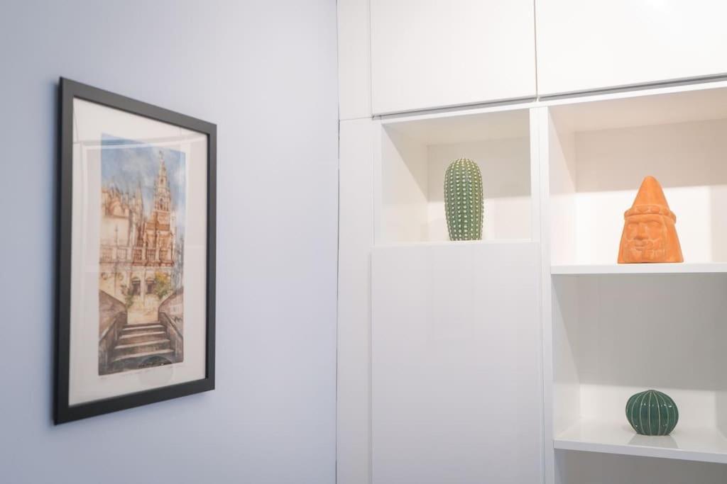 Nuevo Junto A La Catedral De * Siviglia